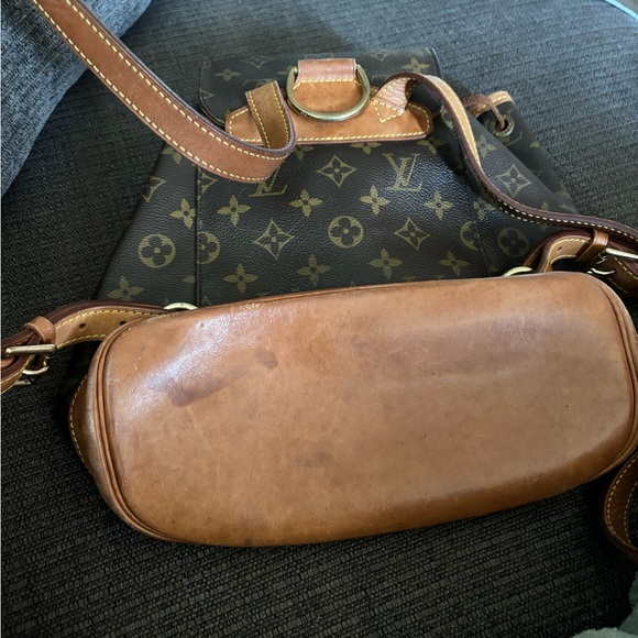 Authentic louis Vuitton monogram montsouris mm backpack with DEFECT in canvas - Picture 13 of 13